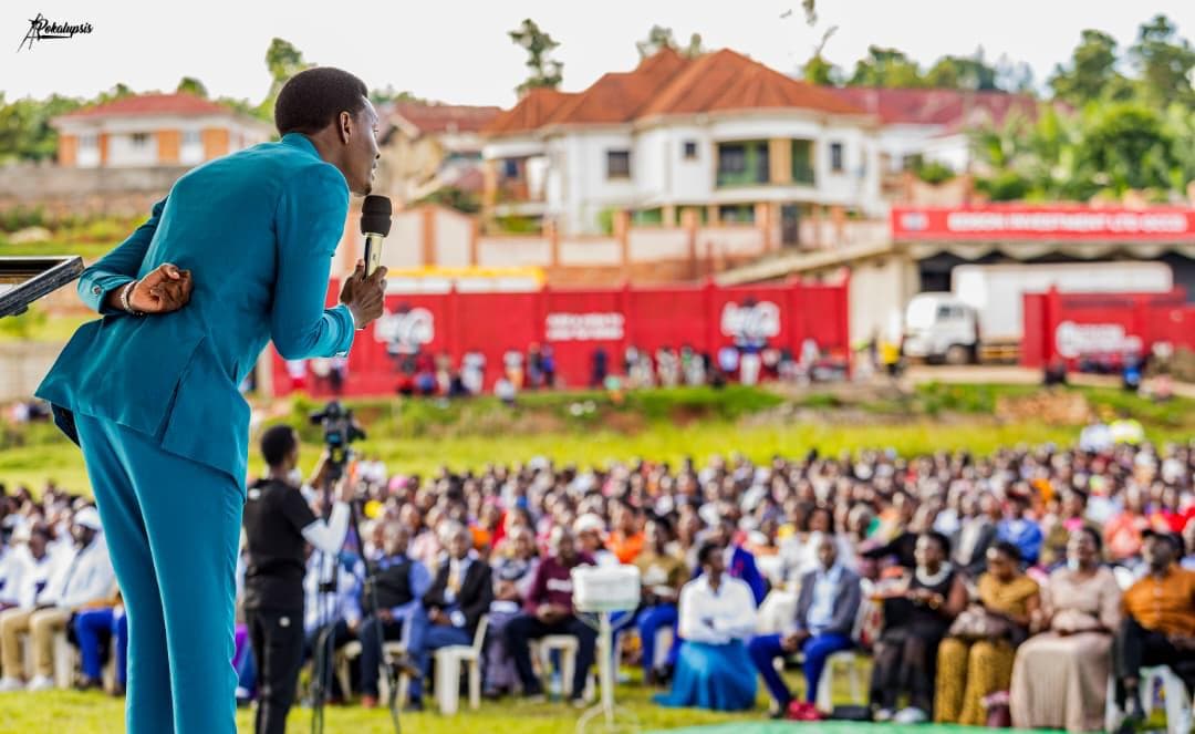 Apostle preaching to multitudes